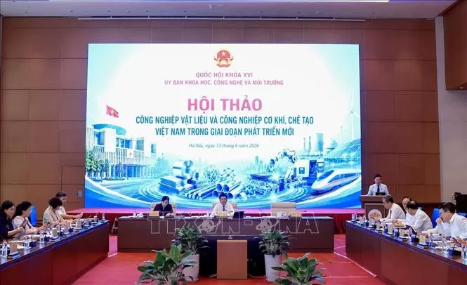 Ph&oacute; Chủ tịch Quốc hội Nguyễn Hồng Di&ecirc;n chủ tr&igrave; Hội thảo 