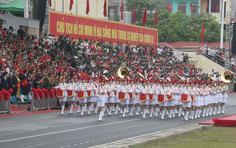 Khối nữ Quân nhạc -ảnh: Mạnh Hùng