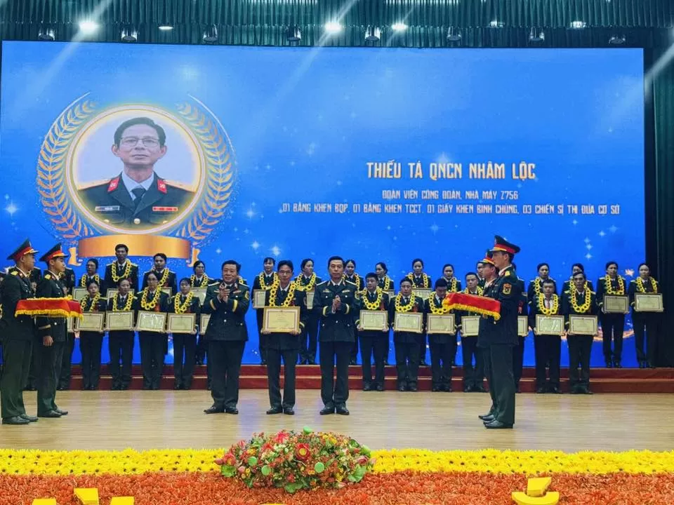 THAM GIA TUYÊN DƯƠNG ĐIỂN HÌNH TIÊN TIẾN CÁC TỔ CHỨC QUẦN CHÚNG BINH CHỦNG CÔNG BINH
