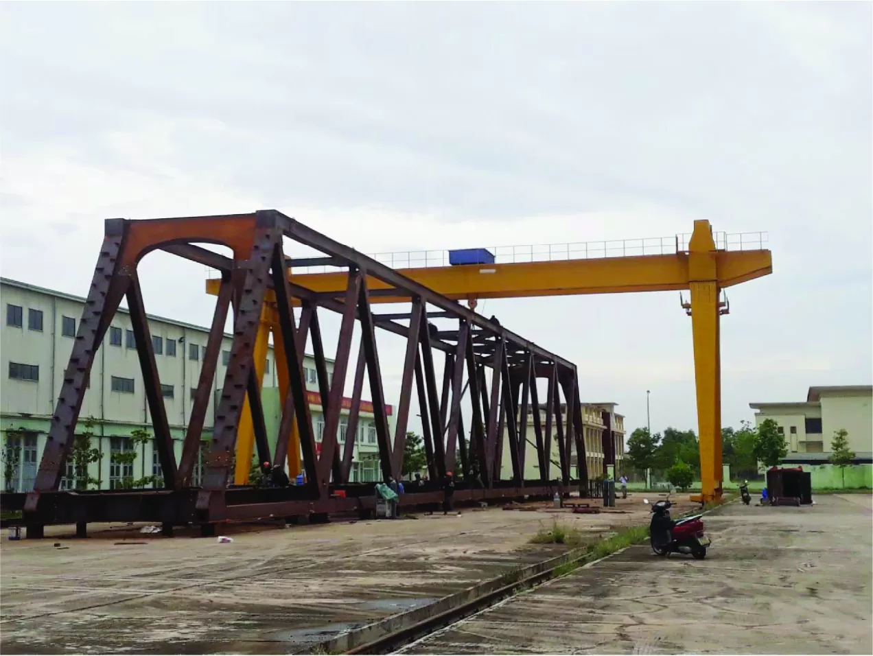 GIA CÔNG CHẾ TẠO CẬP TÀU, CẬP XUỒNG KHỐI CHÂN ĐẾ, CẦU DẪN