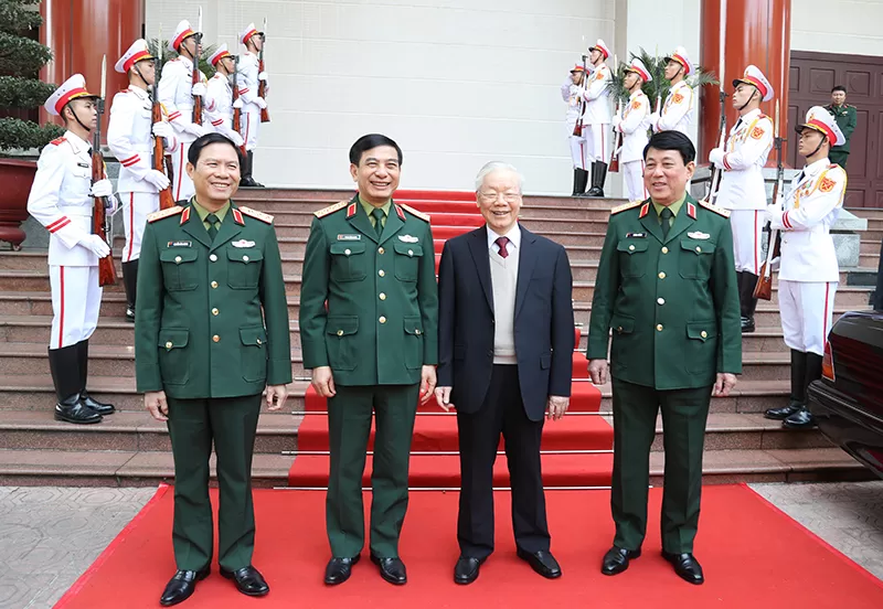 Tổng Bí thư Nguyễn Phú Trọng với các đồng chí lãnh đạo Bộ Quốc phòng tại Hội nghị quân chính toàn quân năm 2022, tháng 12/2022 -ảnh: Nguyễn Bằng