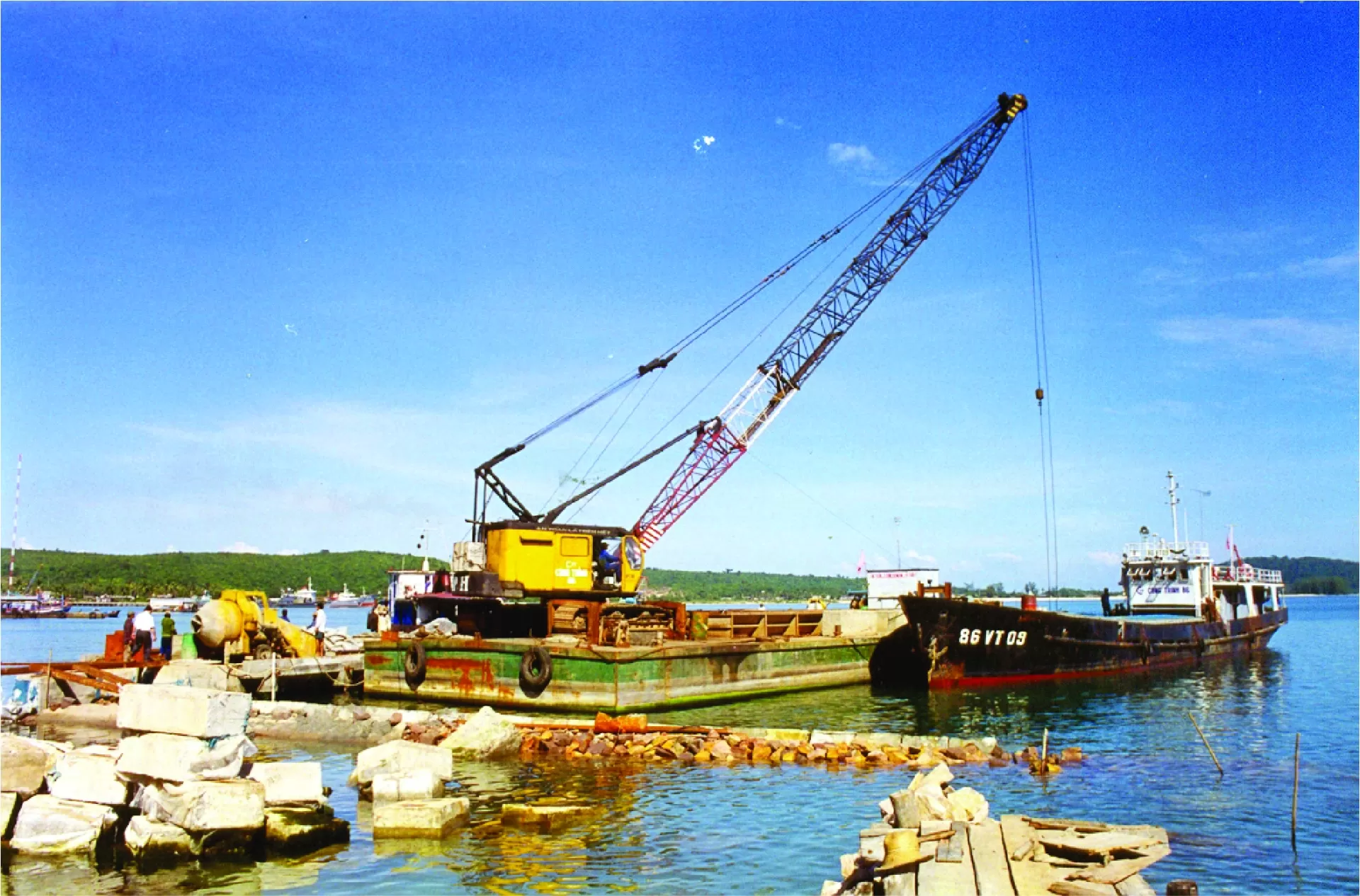 THI CÔNG CỌC NHỒI - PHÚ QUỐC - KIÊN GIANG