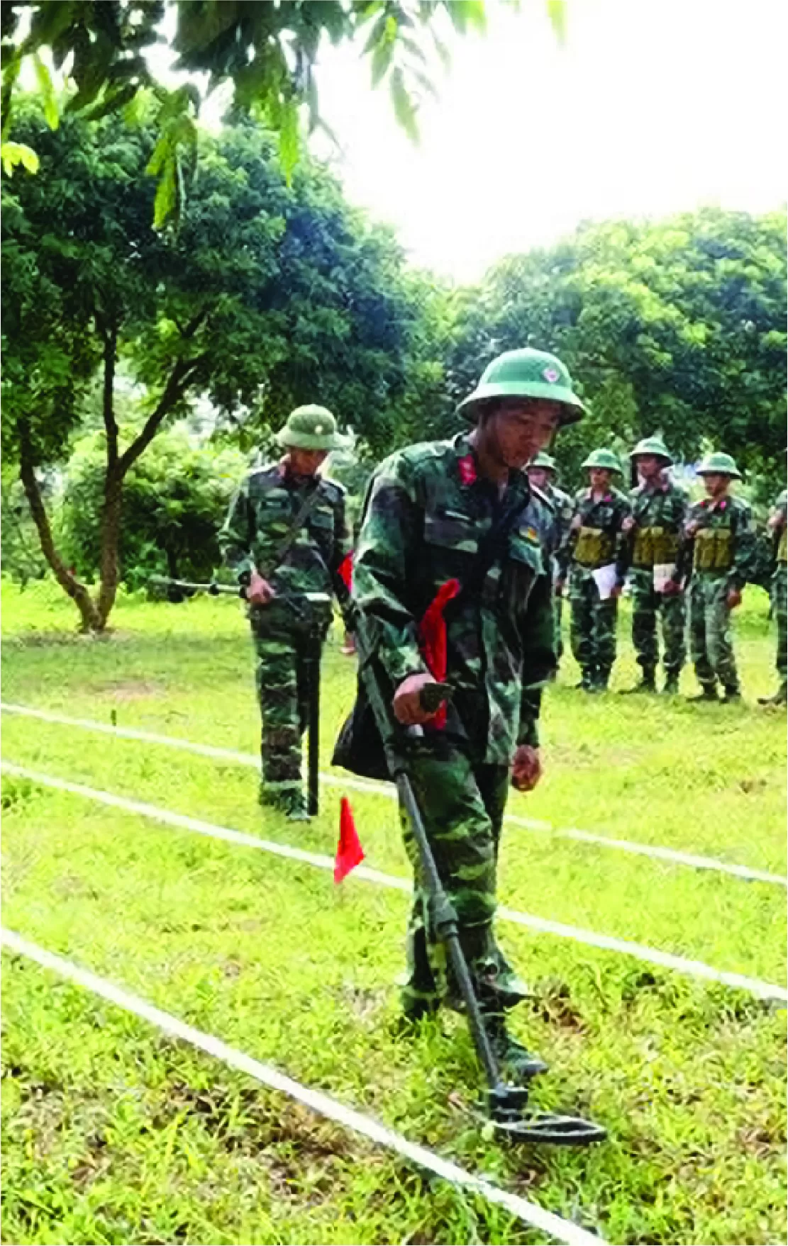 HOẠT ĐỘNG RÀ PHÁ BOM MÌN, VẬT NỔ
