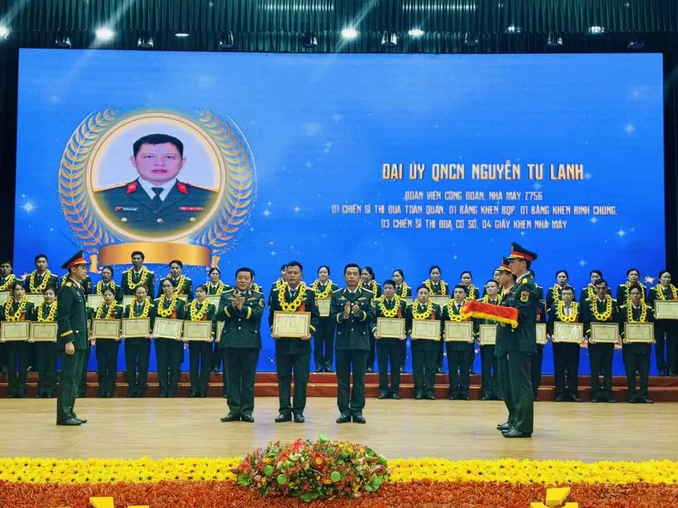 THAM GIA TUYÊN DƯƠNG ĐIỂN HÌNH TIÊN TIẾN CÁC TỔ CHỨC QUẦN CHÚNG BINH CHỦNG CÔNG BINH